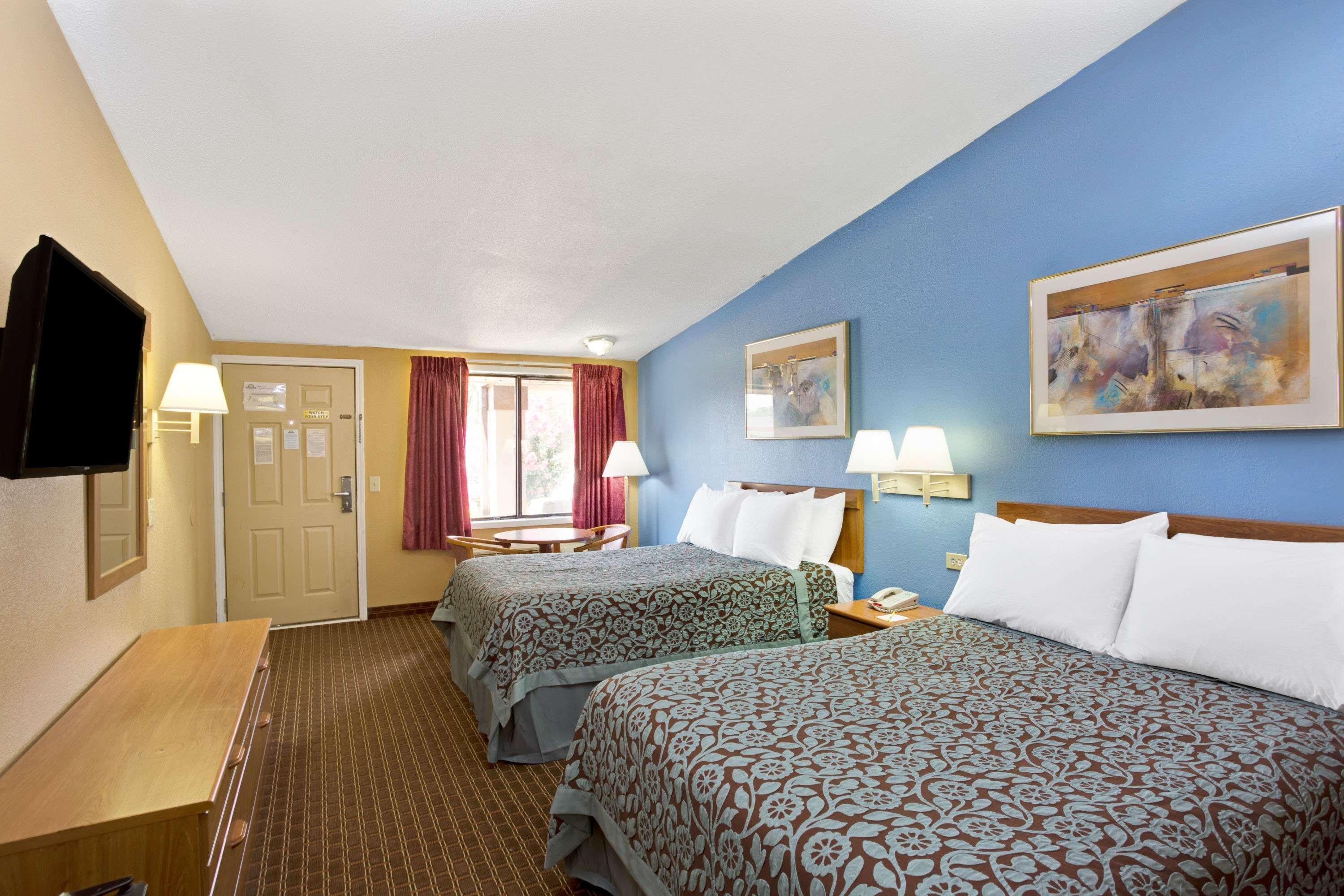 Days Inn By Wyndham Lawrenceville Εξωτερικό φωτογραφία
